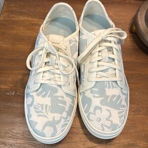 OluKai Pehuea Li Canvas Sneakers